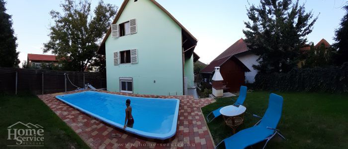 9-apartment house with pool for sale in the central part of Hévíz.